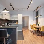 Urban Nest Rustic & Golden Superior By Bookinghost Apartman