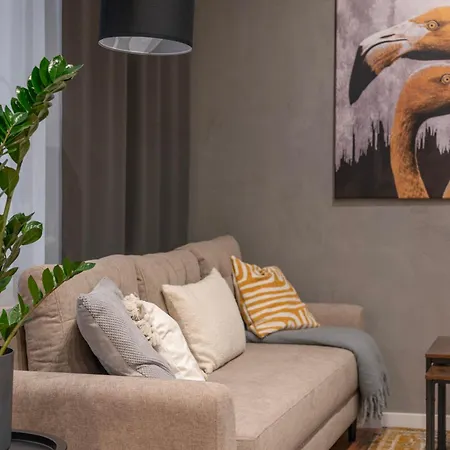 Urban Nest Rustic & Golden Superior By Bookinghost