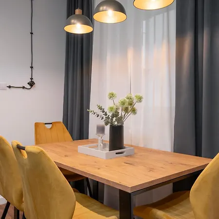 Urban Nest Rustic & Golden Superior By Bookinghost * Katowice