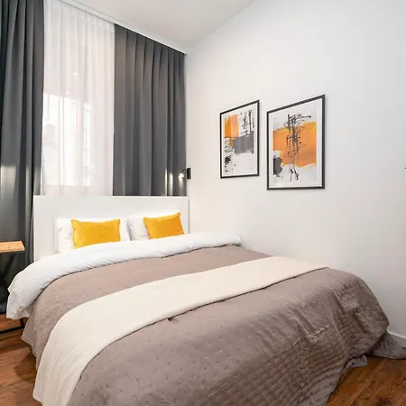 Urban Nest Rustic & Golden Superior By Bookinghost Apartment Katowice