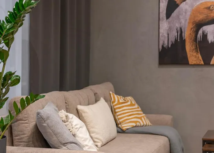 Urban Nest Rustic & Golden Superior By Bookinghost