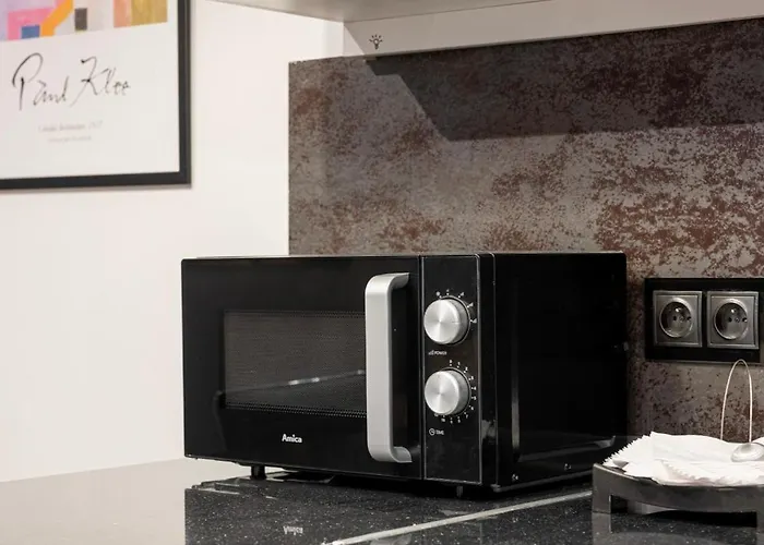 Urban Nest Rustic & Golden Superior By Bookinghost *